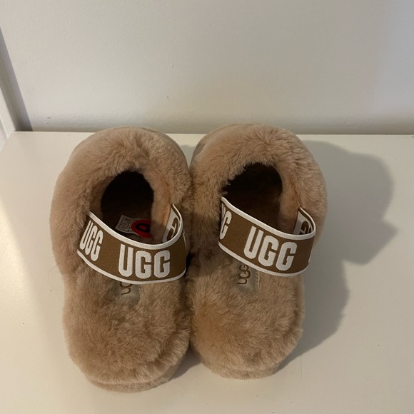 NWT UGG Women's Fluff Yeah Slide Sandal - Picture 3 of 4